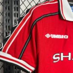 MANCHESTER UNITED 1998 - 1999 HOME JERSEY - Image 4